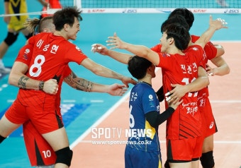 '삼각편대 폭발' 한국전력, 현대캐피탈에 3-0 완승