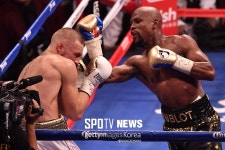 [굿모닝 UFC] 메이웨더 4온스 펀치 얼마나 빠를지 상상해 봐