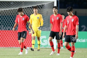 [아시안게임] '반둥 쇼크' 한국, 말레이에 1-2 패배…조 1위 좌절