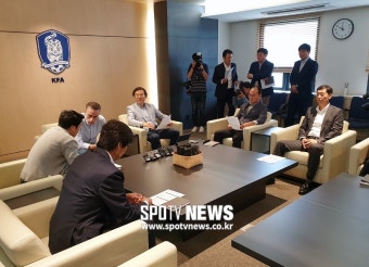 [SPO 현장] 각급 대표팀 감독, 韓 축구 위해 손잡았다