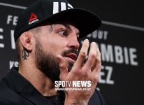 [포토S] 마이크 페리, 기자에게 면박 주는 자신감