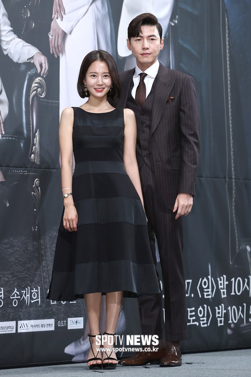 송재희, 지소연 부부 쇼윈도 부부 논란 - 가스라이팅 논란과 부부의 엇갈린 주장