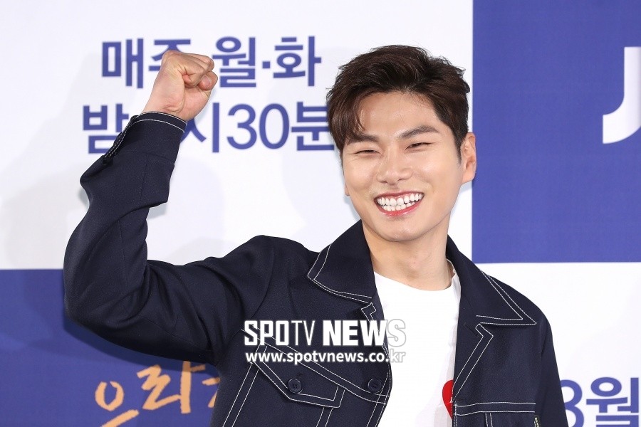 이이경, 예능계 주목하는 활약! 하우스 오브 걸스 통해 성장 예능 자리매김