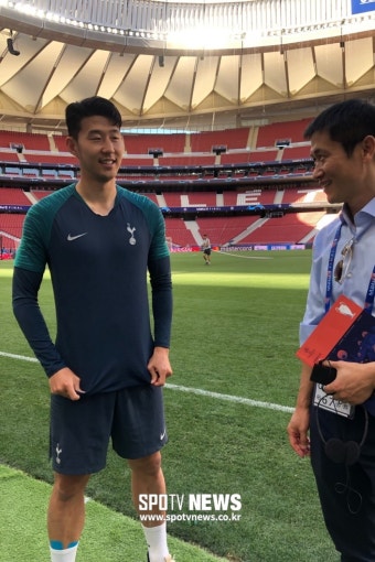 [UCL FINAL TIME] “토트넘 명예 걸겠다”, “빅이어 들어줘” 손흥민-이영표 짧은 만남