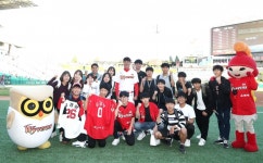 [김태우의 SK랩북] 섬마을 학생들의 나들이, SK는 이제 경기장 밖으로 나간다