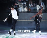 [포토S] 바네사 제임스-모건 시프레, 마이클잭슨처럼