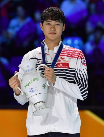 오상욱, 펜싱 세계선수권 사브르 우승…‘세계랭킹 1위’