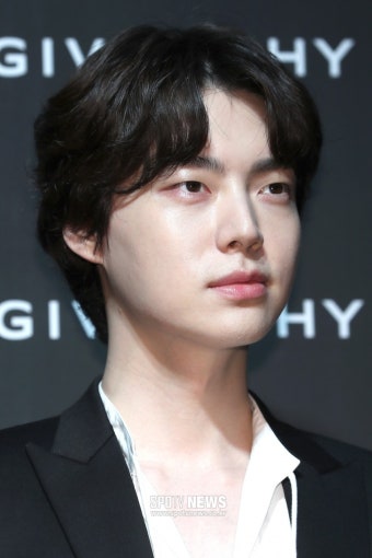 안재현, 데뷔이래 최대위기…SNS폭로전→광고모델 중단→드라마 하차요구[종합]