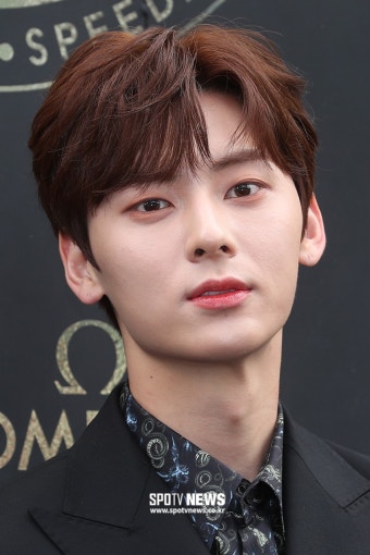[포토S] 황민현, '눈빛에 반한다'