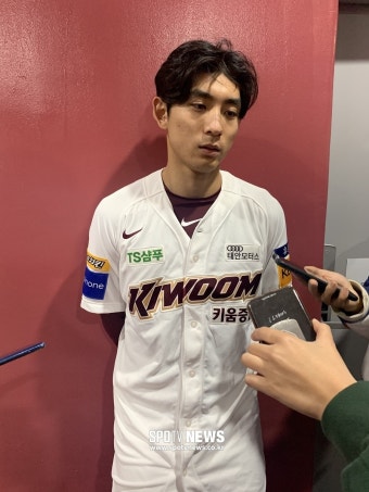 [키움 가을노트] 눈 붉어진 이정후, 