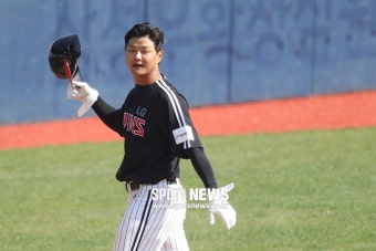 [스토리S] '연천 미라클 출신 해외파' 손호영, LG의 내야를 더욱 단단하게