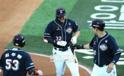 [수원 게임노트] ‘3홈런 14득점 폭발’ 두산, kt 꺾고 4연속 위닝시리즈