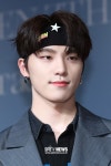 [포토S] 세븐틴 디노, 헤어 밴드가 포인트!
