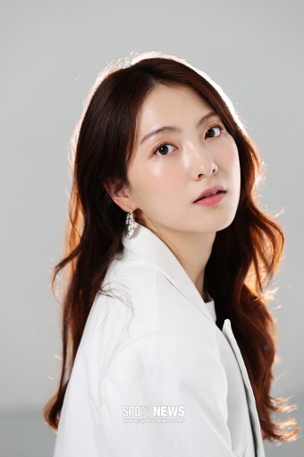 강지영 