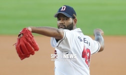 [잠실 게임노트]‘알칸타라 완벽투’ 두산, 4위 지켰다…kt 8-0 완파