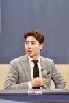 [포토]맘 편한 카페 MC 변신한 이동국, 진행실력 vs 축구실력은?