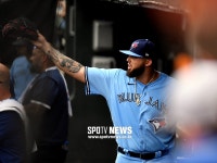 [조미예의 MLB현장] ‘홈런 4방-벤치클리어링-퇴장까지’ 억울한 마노아