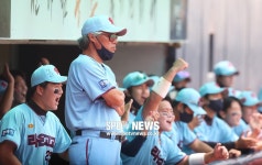 [포토S] 경기 지켜보는 라온고 강봉수 감독