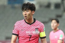 손흥민의 일침 “이라크 시간 끌기, 이러면 축구 발전 없다”