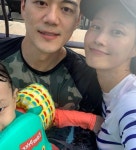이현이♥홍성기, 철 지난 물놀이도 행복…온가족 엽기표정도 사랑스러워