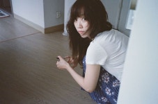 이천희♥ 전혜진, 몰래 손톱 깎다 들켰나…쪼그려 앉은 모습도 여신