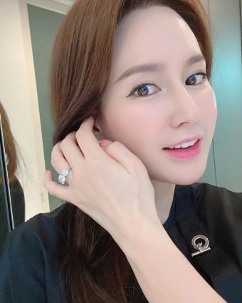 '안정환' 이혜원, 으리으리한 반지 자랑…다이아가 도대체 몇개야