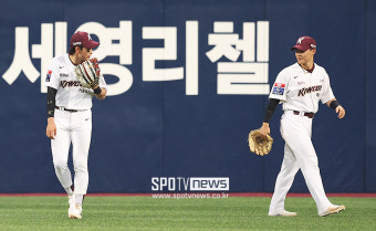 [포토S] 이정후, '찬혁아 집중하자'