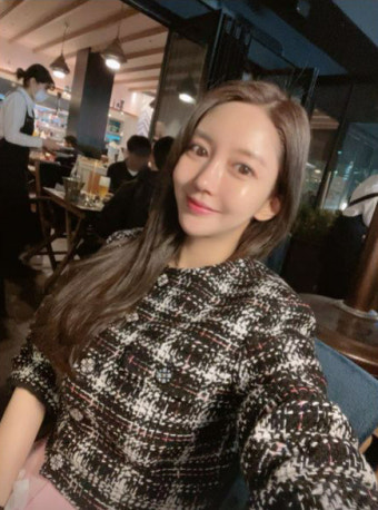 '이필립' 박현선, 출산 2달만에 완전 홀쭉해졌네…명품백 들고 밤마실