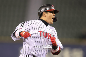 [잠실 게임노트] 오지환-유강남 홈런 합작…'15안타 11점' LG 6연승, 한화 7연패 수렁