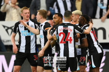 [PL REVIEW] 손흥민 토트넘 챔스 간다…아스널, 뉴캐슬에 0-2 완패 5위 추락