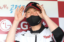 [포토S] 미소 짓는 류지현 감독