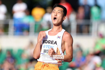 '銀 획득' 우상혁, 韓 육상 새 역사 창조…세계선수권 최고 성적
