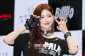[포토S] 빌리 츠키, '앙'