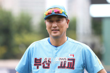 [포토S] 봉황대기 우승 거둔 부산고 박계원 감독