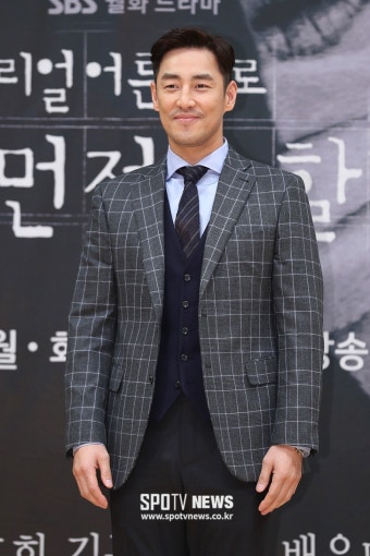 배우 김성수 부친상…수녀 누나와 슬픔 속 빈소 지켜