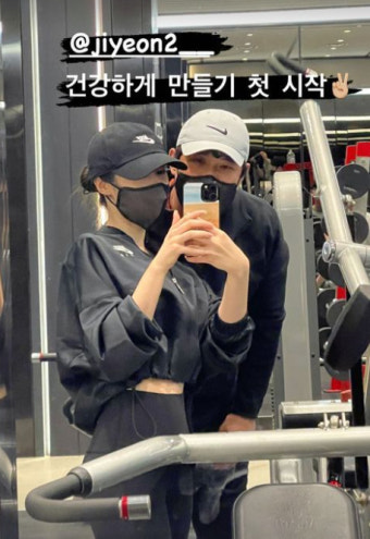 황재균, 결혼 앞두고 지연 전담 트레이너 됐네 