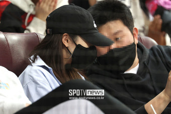 [포토S] 티아라 지연, ''예비 남편' 황재균 응원 왔어요'