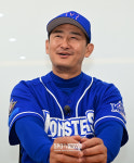 [포토S] 인터뷰 하는 몬스터즈 박용택