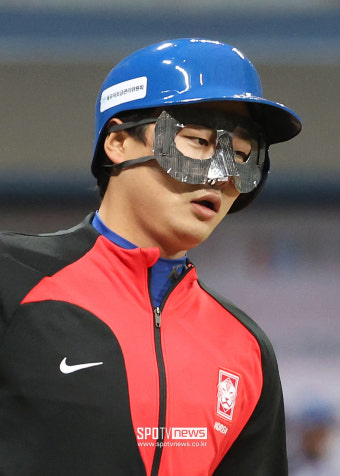 '손흥민 가면' 야구 신인왕…