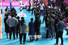 [포토S] 흥국생명 향한 뜨거운 취재 열기