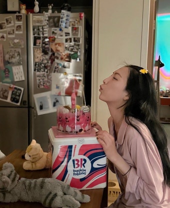 강지영 냉장고 사진 한 장에 '울컥'…故구하라 함께한 '카라 완전체'[이슈S]