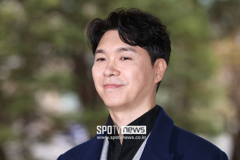 [포토S] 애써 웃는 박수홍, '친형 횡령 재판 증인으로'
