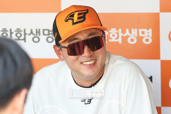 [포토S] 미소 짓는 최원호 감독