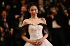 칸 입성 제니 더 아이돌 음악산업 다뤄 매료…그냥 나 자신 됐다[76회 칸영화제]