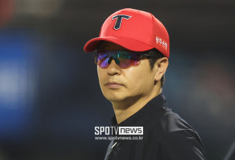 [포토S] 승리 거둔 김종국 감독