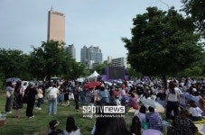 여의도는 지금 보랏빛...떼창까지 터져나온 BTS 페스타