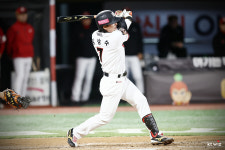 KBO 최강 '롯데 킬러'가 또 롯데 잡았다…고영표 7이닝 비자책 호투, KT 8-2 완승 [수원 게임노트]