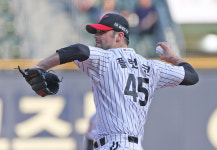 6이닝 83구로 10승 달성, 원동력은 무더위? 날씨가 더워서 공격적으로 던졌다