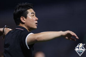 [현장 REVIEW] '윤정환호' 강원 1호골은 이정협, 생일 자축포로 시즌 첫 골...강원, 수원FC와 1-1→윤정환 감독 데뷔전 무승부