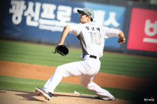 [SPO 수원] 이기려고요…선발 엄상백이 불펜 나들이에 나선 사연은?